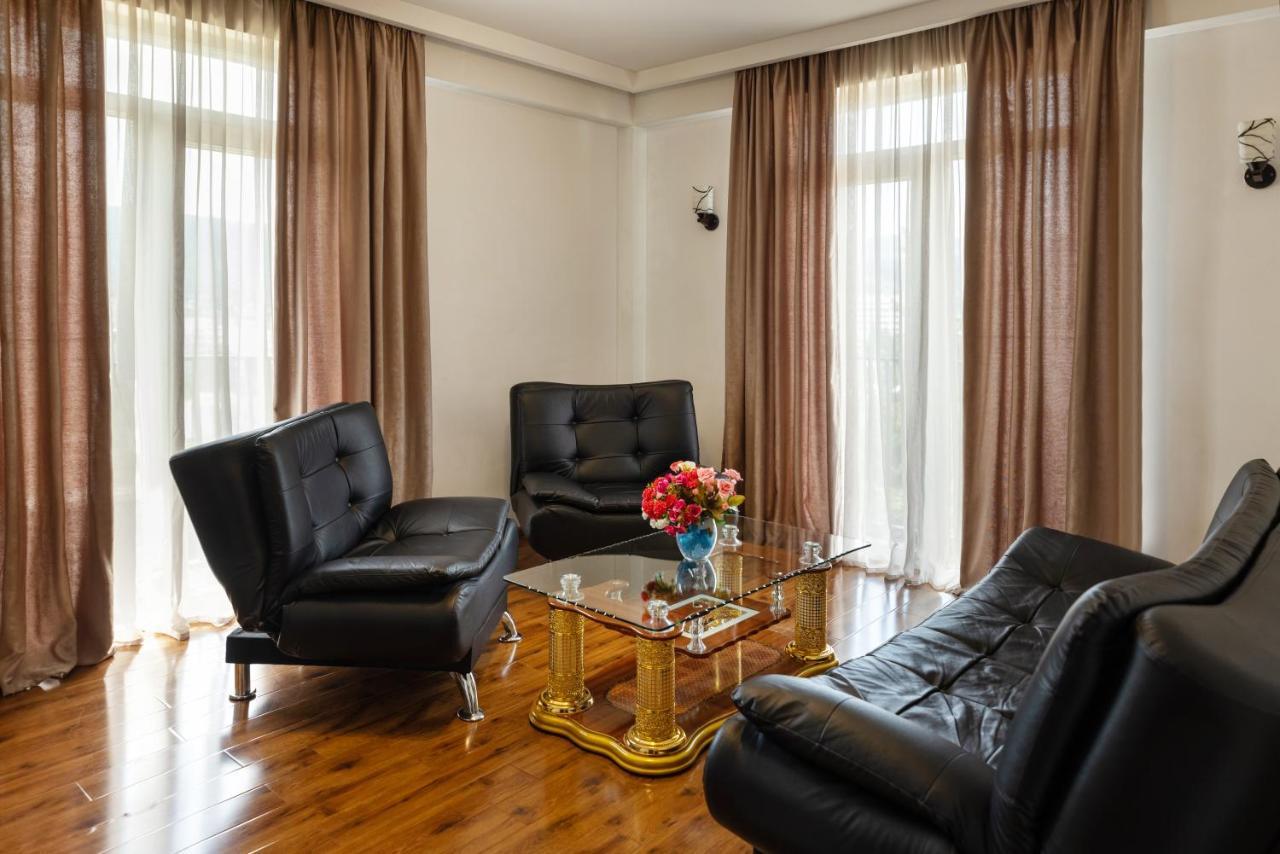Hotel Grand Palace Tiflis Exterior foto