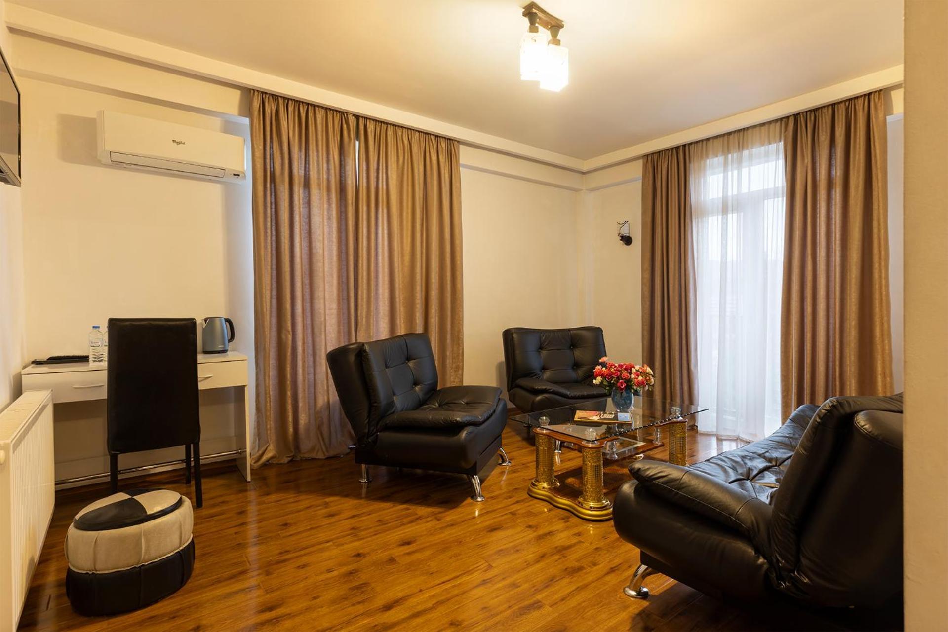 Hotel Grand Palace Tiflis Exterior foto