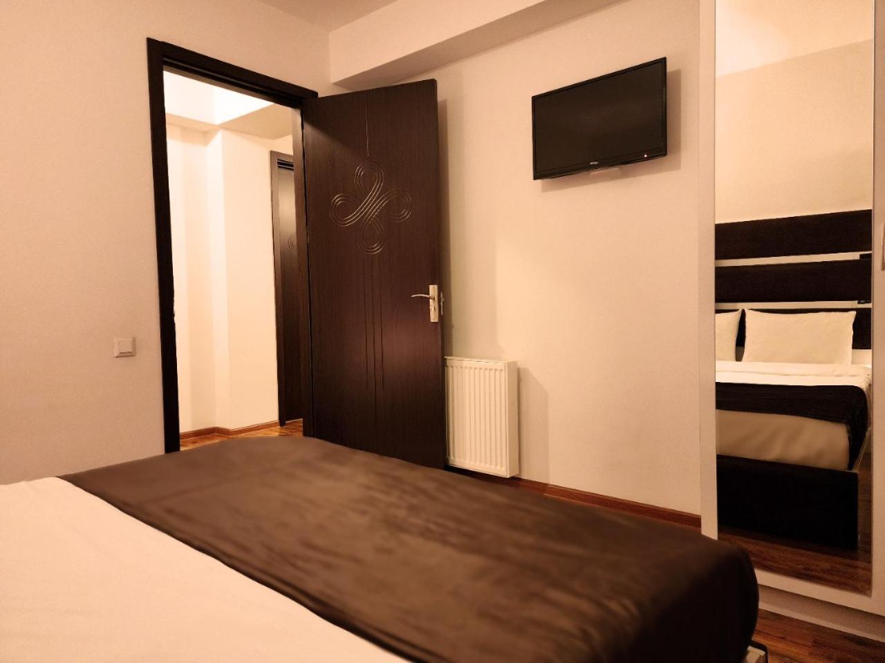 Hotel Grand Palace Tiflis Habitación foto